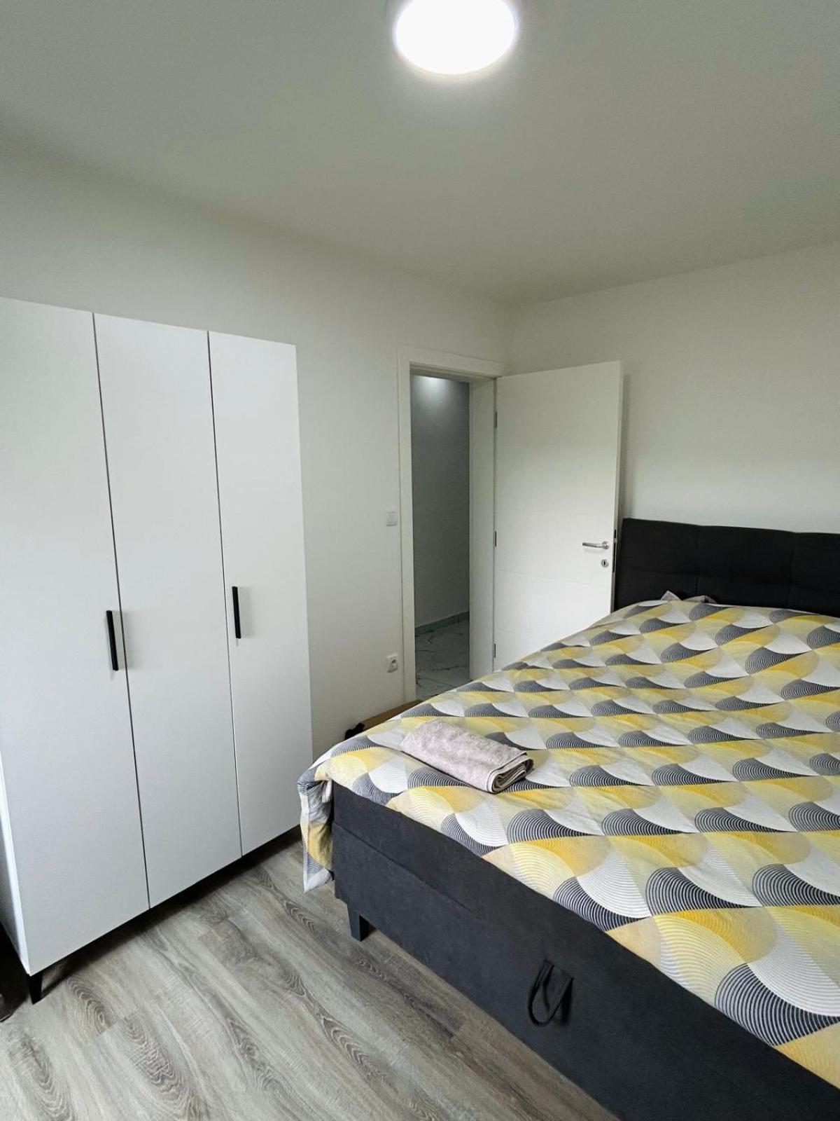 Zlatna Plaza Apartment Bratunac Cameră foto