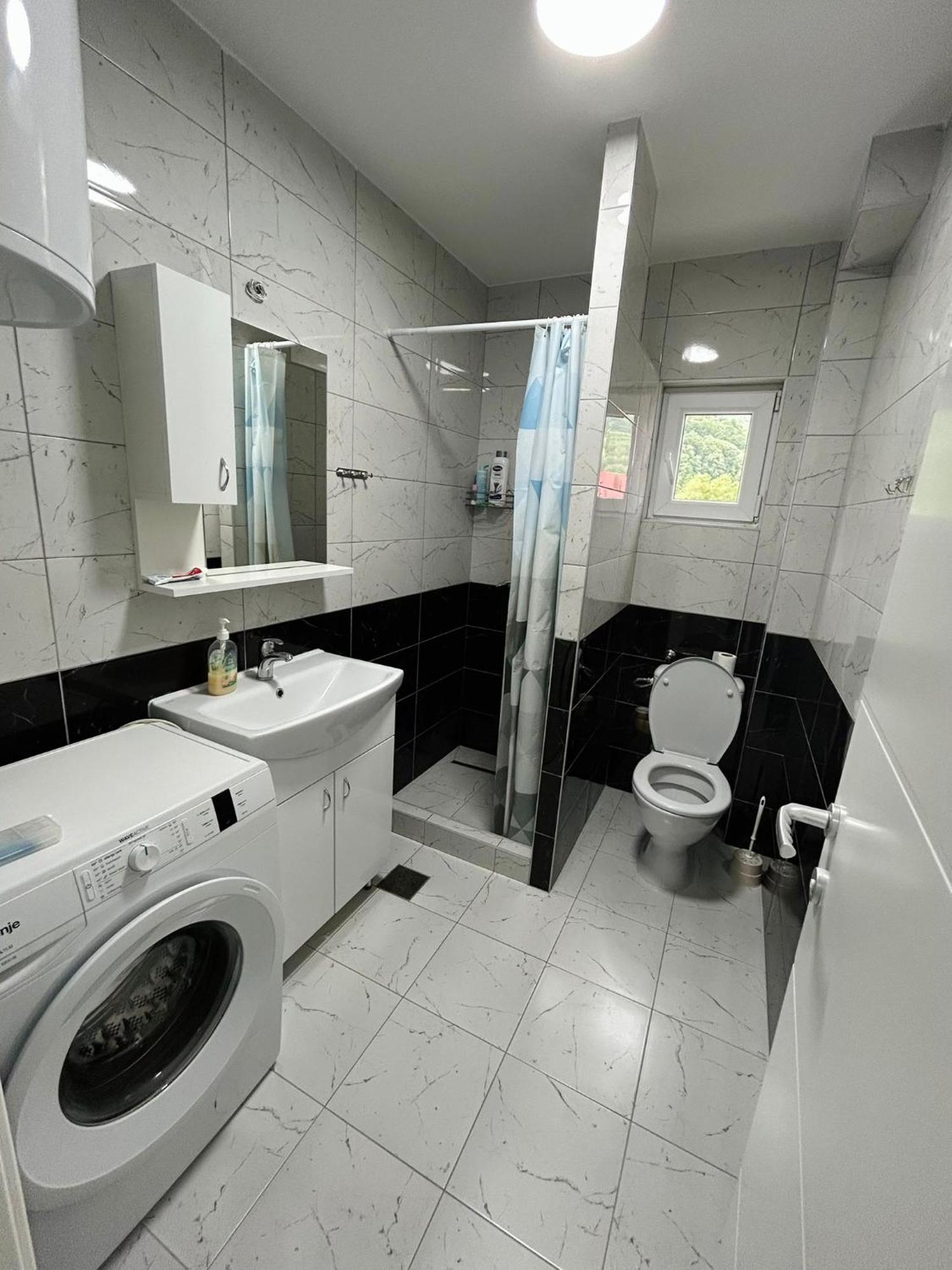 Zlatna Plaza Apartment Bratunac Exterior foto